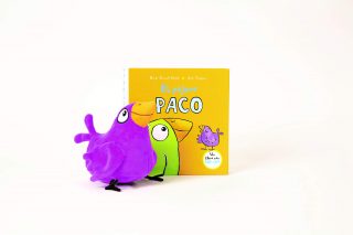 El pájaro Paco con muñeco