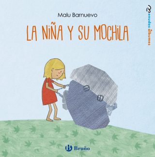 La niña y su mochila