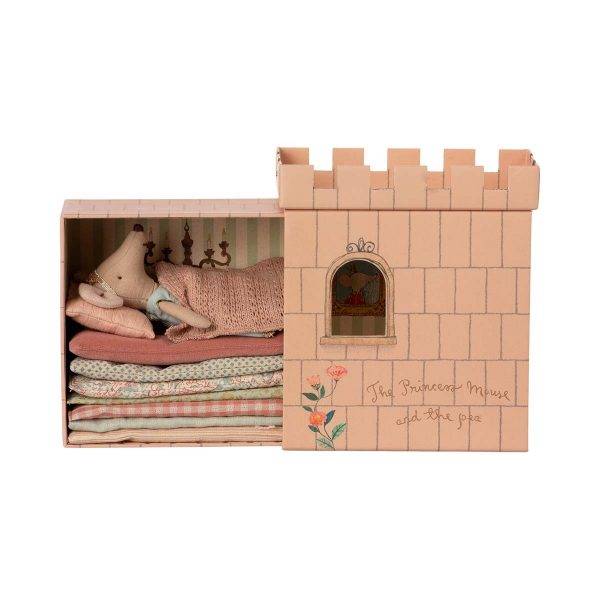 Ratoncita Princesa del guisante Maileg en su castillo - Imagen 2