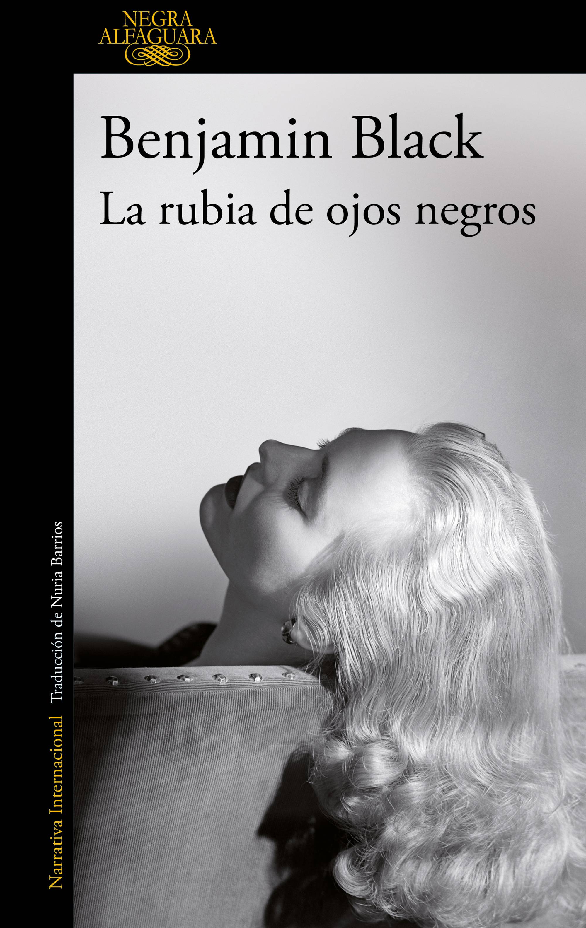 La rubia de ojos negros